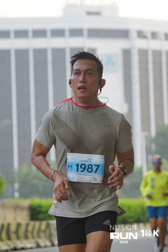 Race photo from Nu Skin Run 10K