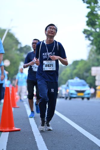 Race photo from KEMLU RUN 2025