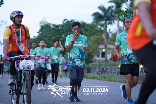Race photo from Arutmin Borneo Run 2024