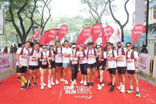 Race photo from ONE RUN 10 K