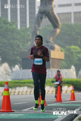 Race photo from Nu Skin Run 10K