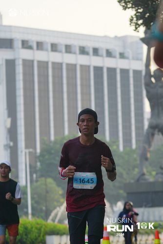 Race photo from Nu Skin Run 10K
