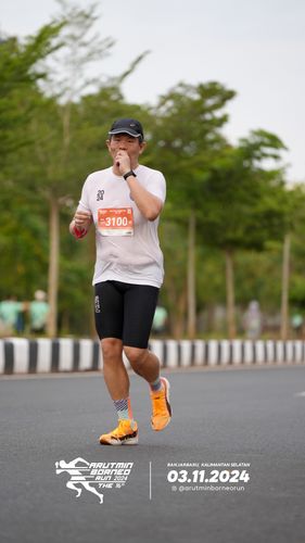 Race photo from Arutmin Borneo Run 2024