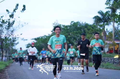 Race photo from Arutmin Borneo Run 2024