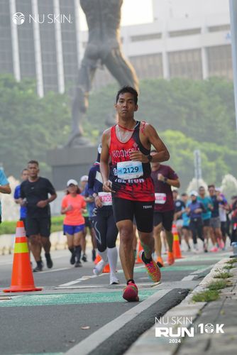 Race photo from Nu Skin Run 10K