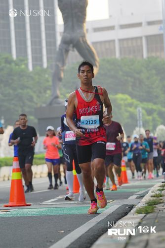 Race photo from Nu Skin Run 10K