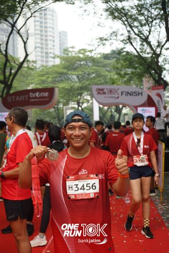 Race photo from ONE RUN 10 K