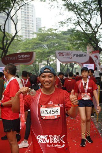 Race photo from ONE RUN 10 K