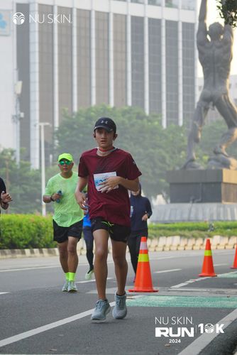 Race photo from Nu Skin Run 10K