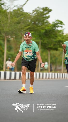 Race photo from Arutmin Borneo Run 2024