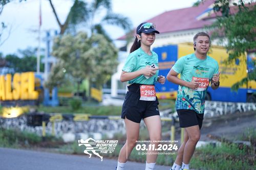 Race photo from Arutmin Borneo Run 2024