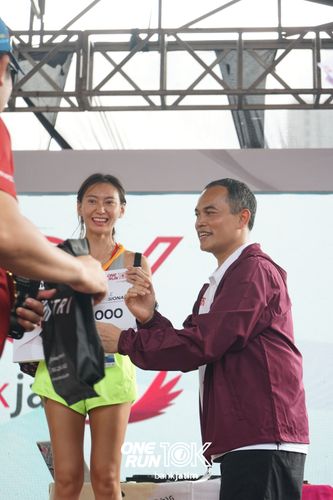 Race photo from ONE RUN 10 K