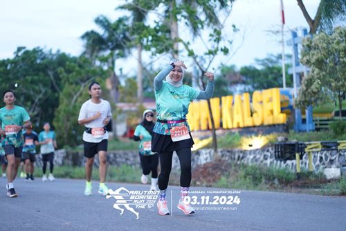 Race photo from Arutmin Borneo Run 2024