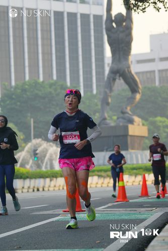 Race photo from Nu Skin Run 10K