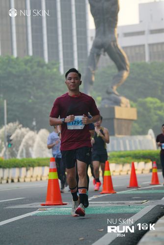 Race photo from Nu Skin Run 10K