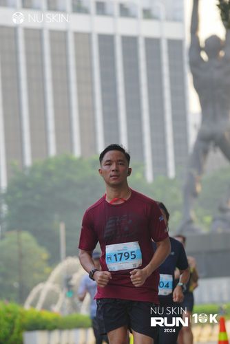 Race photo from Nu Skin Run 10K