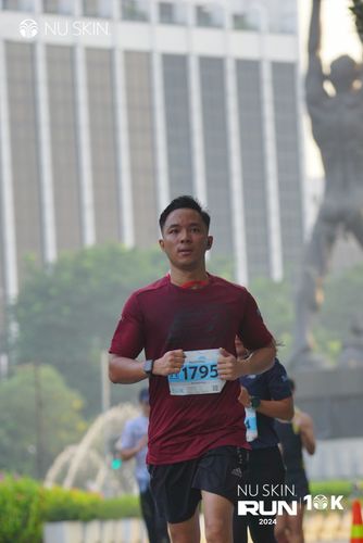 Race photo from Nu Skin Run 10K