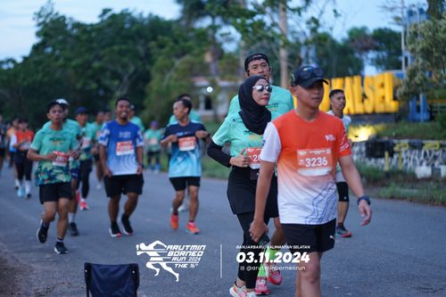Race photo from Arutmin Borneo Run 2024