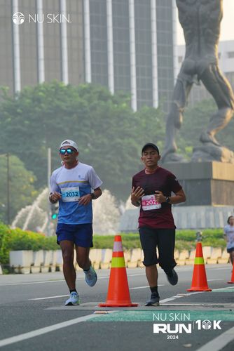 Race photo from Nu Skin Run 10K