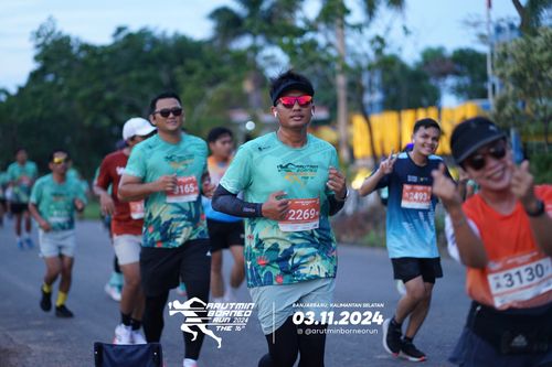 Race photo from Arutmin Borneo Run 2024