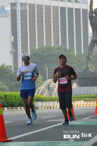 Race photo from Nu Skin Run 10K
