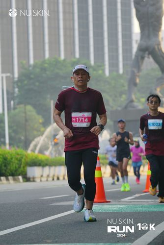 Race photo from Nu Skin Run 10K
