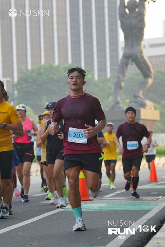 Race photo from Nu Skin Run 10K