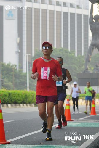 Race photo from Nu Skin Run 10K