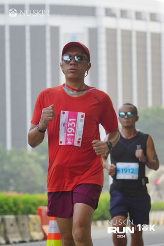 Race photo from Nu Skin Run 10K