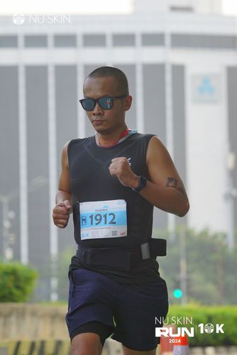 Race photo from Nu Skin Run 10K