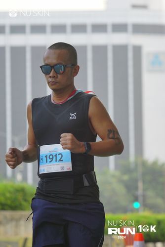 Race photo from Nu Skin Run 10K