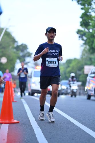 Race photo from KEMLU RUN 2025