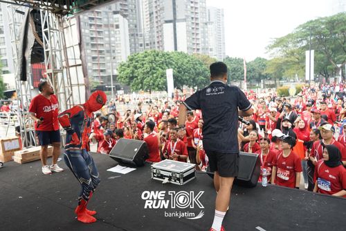 Race photo from ONE RUN 10 K