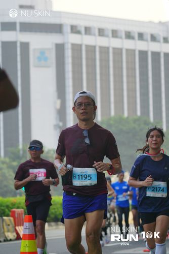 Race photo from Nu Skin Run 10K