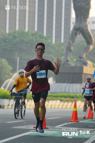 Race photo from Nu Skin Run 10K