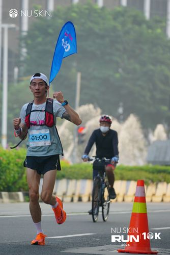 Race photo from Nu Skin Run 10K