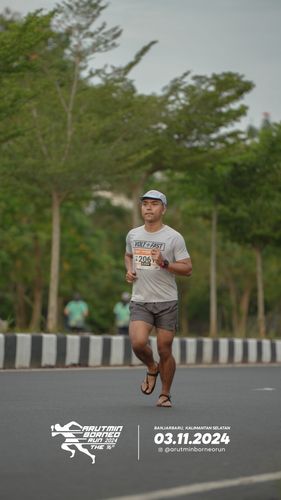 Race photo from Arutmin Borneo Run 2024