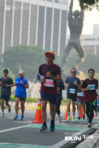 Race photo from Nu Skin Run 10K