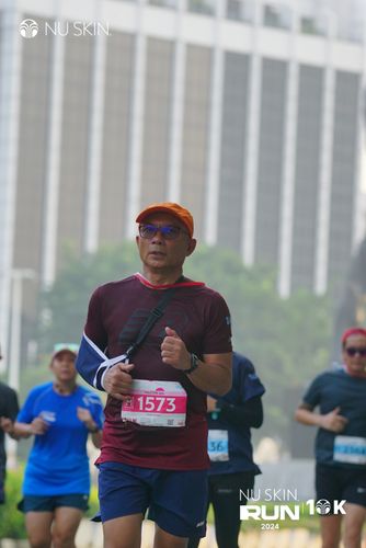 Race photo from Nu Skin Run 10K