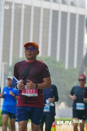 Race photo from Nu Skin Run 10K