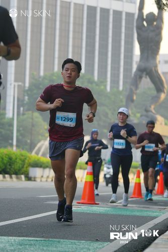 Race photo from Nu Skin Run 10K