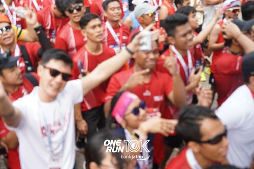 Race photo from ONE RUN 10 K