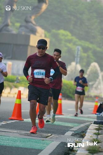 Race photo from Nu Skin Run 10K