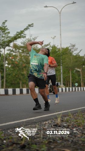 Race photo from Arutmin Borneo Run 2024
