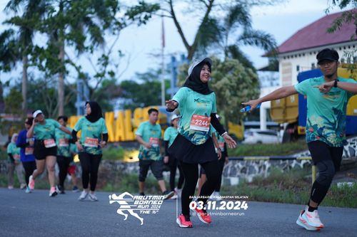 Race photo from Arutmin Borneo Run 2024
