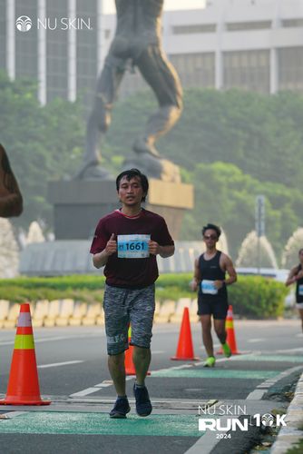 Race photo from Nu Skin Run 10K