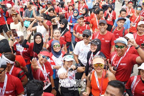 Race photo from ONE RUN 10 K