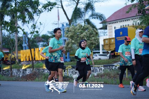 Race photo from Arutmin Borneo Run 2024