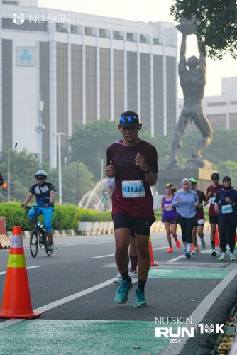 Race photo from Nu Skin Run 10K