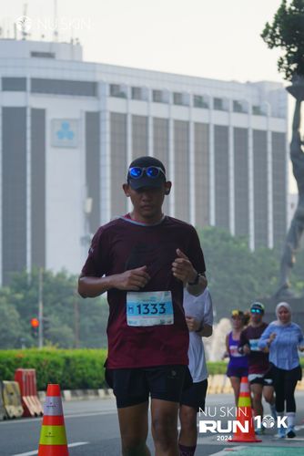 Race photo from Nu Skin Run 10K